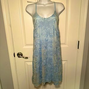 Emmelee embroidered mini swig dress / prom dress M